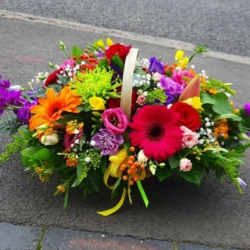 bright-beautiful-oval-basket