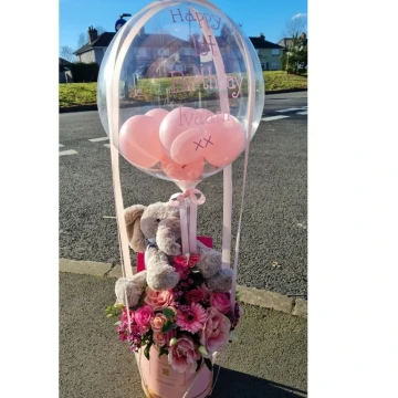 hot-air-balloon-with-hatbox-flowers