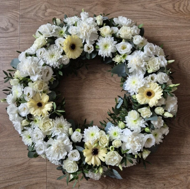 wreath-in-whites
