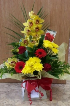 castle-box-red-yellow