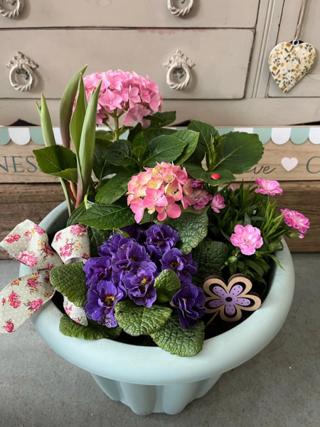 Round garden planter