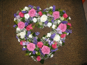 rose-garden-heart