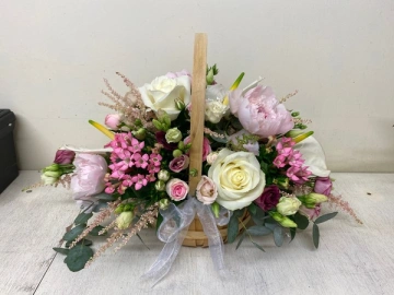 signature-floral-basket