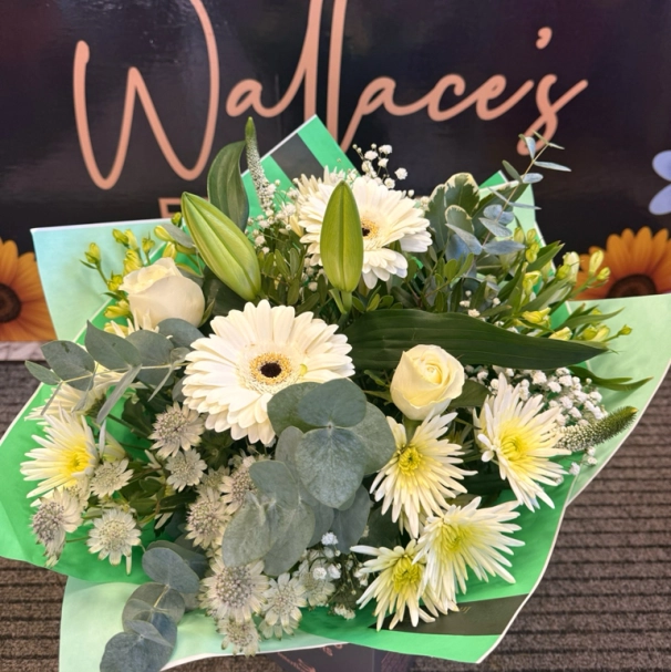 Neutral hand tie bouquet