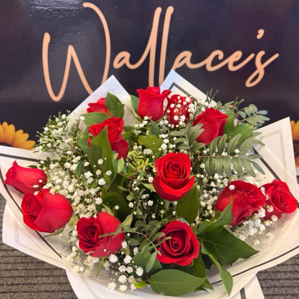 12 red rose hand tie