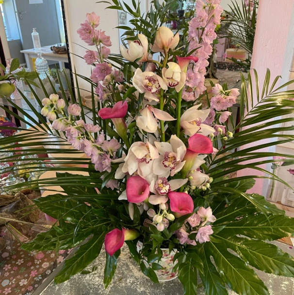 front-facing-arrangement