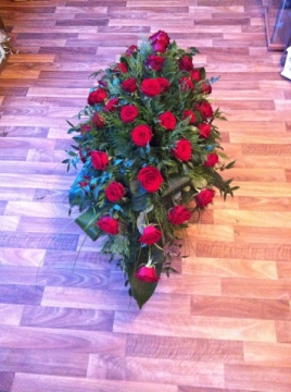 red-rose-coffin-spray
