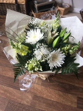 white-creams-bouquet