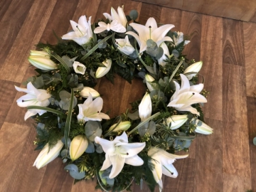 luxury-lily-wreath