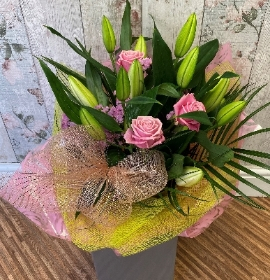 lily-rose-handtied