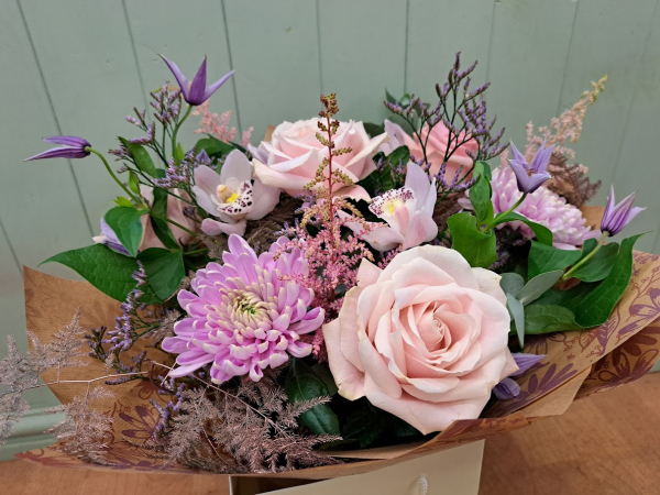 romance-hand-tied-bouquet