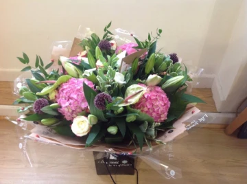 summer-handtied