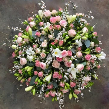 rose-freesia-posy