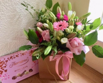 pink-handtie-chocolates