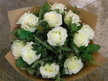 luxury-white-roses