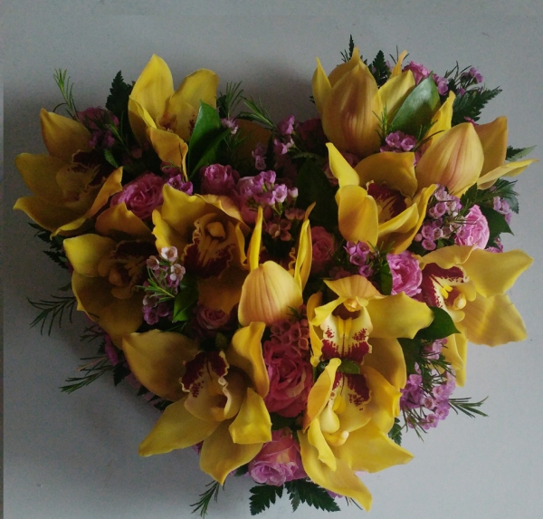 orchid-spray-rose-heart