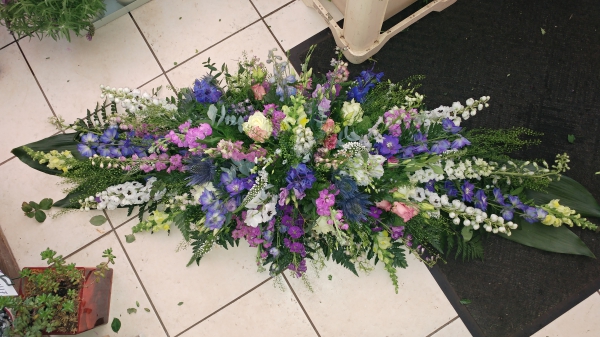 Coffin casket spray