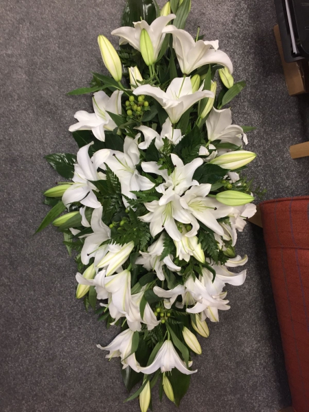 all-lily-casket-spray