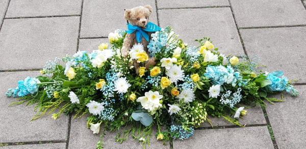 Peaceful tribute spray