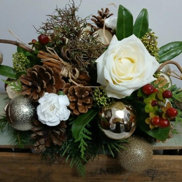 Christmas table arrangement