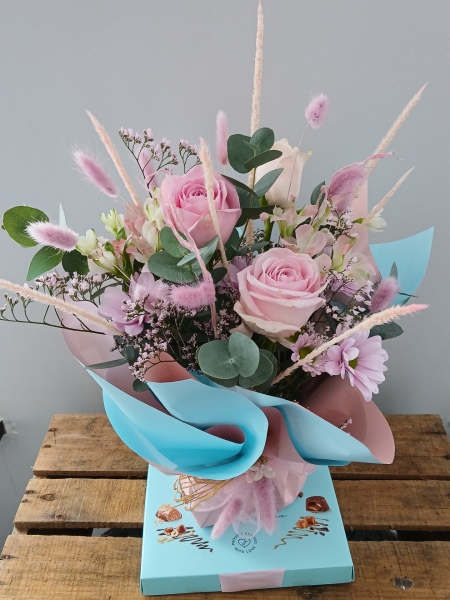 Posy-chocolates pinkbl