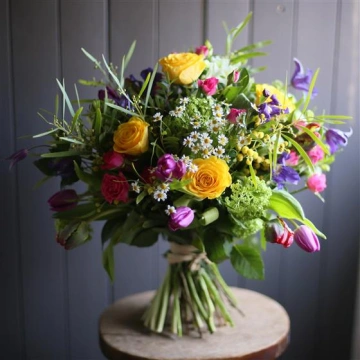 spring-bouquet-with-tulip