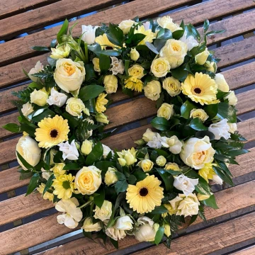 lemon-and-white-wreath