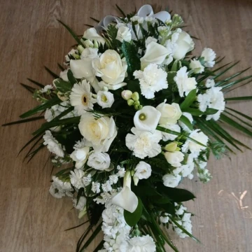 single-ended-spray-in-classic-whites