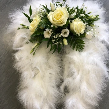 white-feather-angel-wings