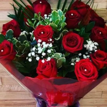 red-roses-bouquet