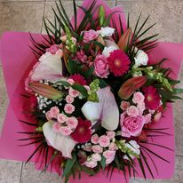 pretty-pink-handtie
