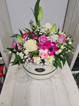 deluxe-hatbox-arrangement