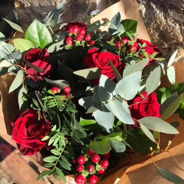 Luxury 6 red roses