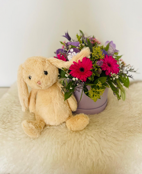 bunny-with-hatbox