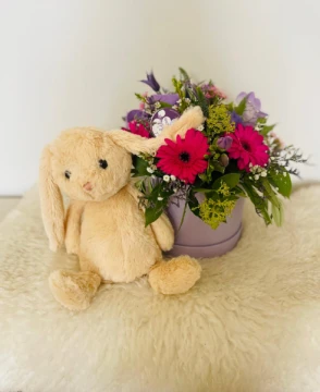 bunny-with-hatbox