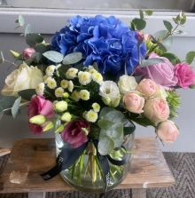mixed-vase-arrangment