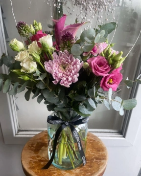 pink-vase-arrangment