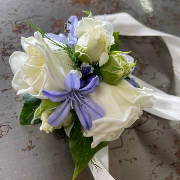 wrist-corsage