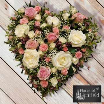 pink-ivory-rose-heart