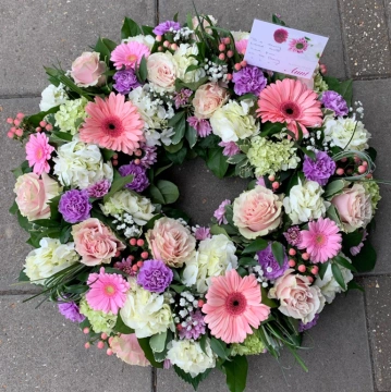 pink-and-white-rose-and-gerbera-wreath