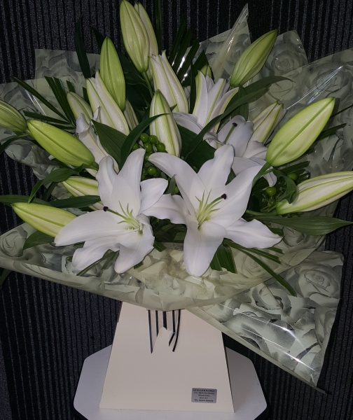she-loves-lilies