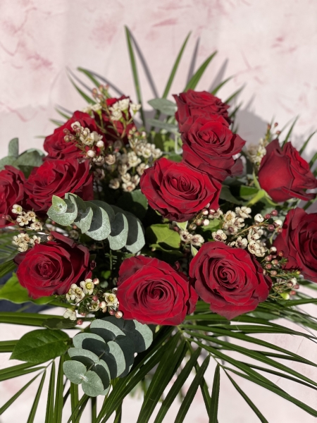 12-long-steamed-roses