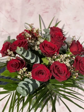 long-stem-roses