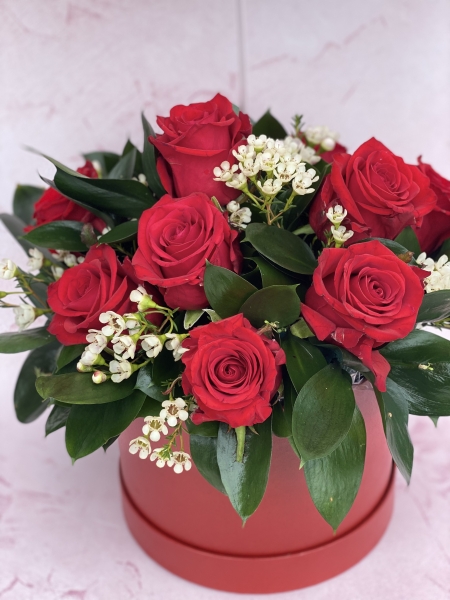 red-rose-hat-box