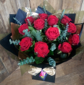 classic-dozen-roses