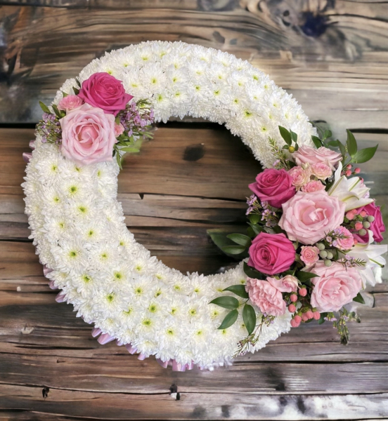 pink-massed-wreath
