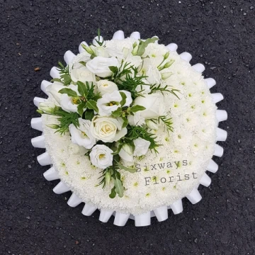 white-round-cushion