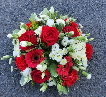 red-white-funeral-posy
