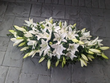 white-lily-casket-spray