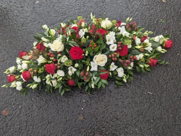 wintery-casket-spray